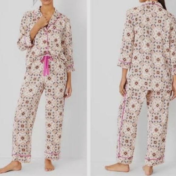 Ann Taylor (Size L) Multicolored Medallion Pattern (2PC) Matching Pajama Set - Picture 16 of 16